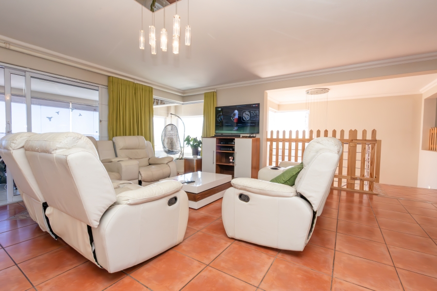 5 Bedroom Property for Sale in Waterfront Western Cape